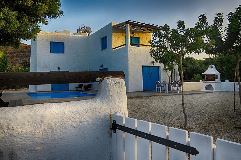פומוס Votsalo Villa חדר תמונה