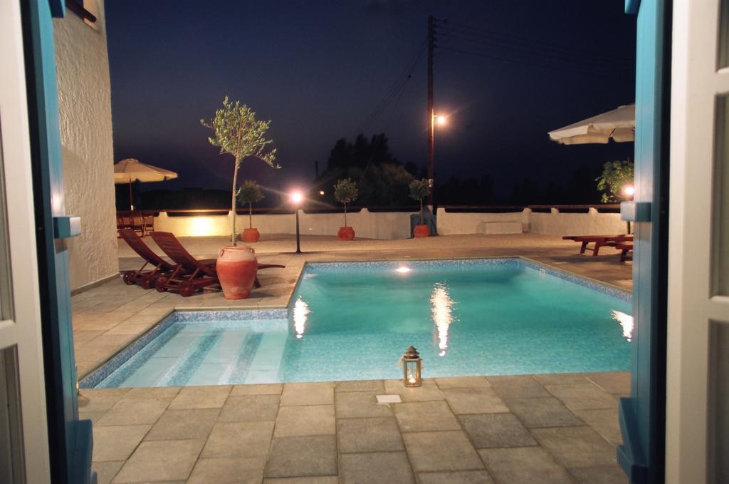 פומוס Votsalo Villa חדר תמונה