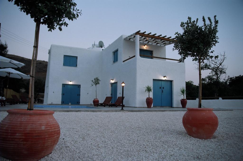 פומוס Votsalo Villa מראה חיצוני תמונה
